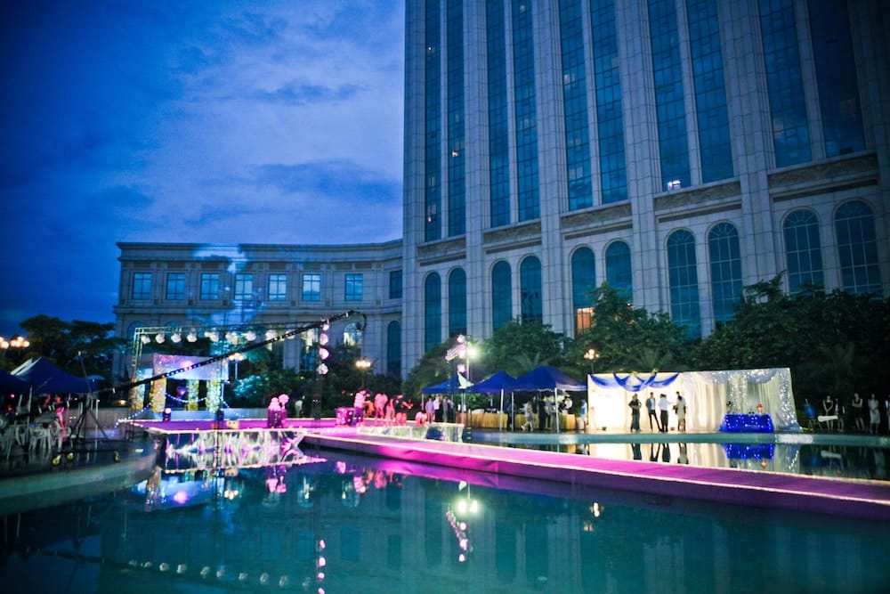 Gladden Hotel