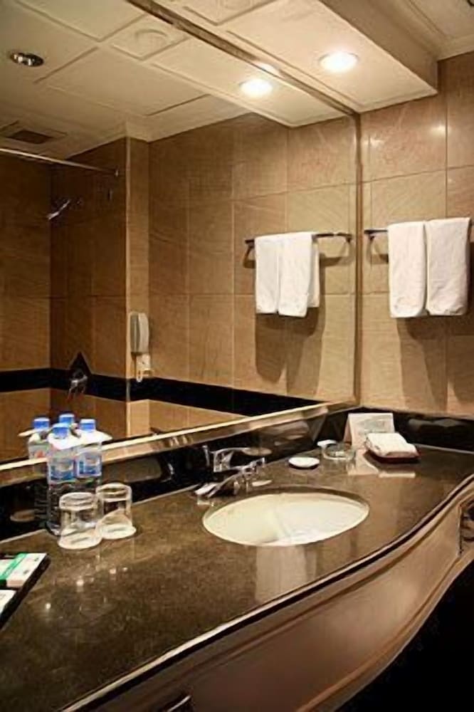 Holiday Inn Hefei — 3