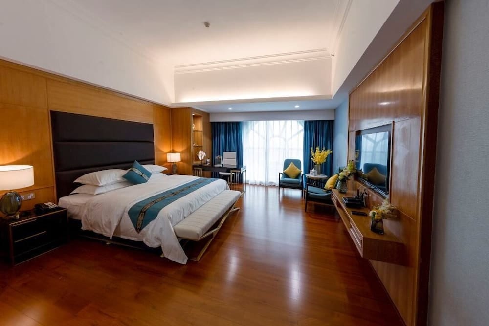 Gladden Hotel — 3