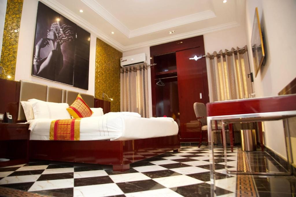 Capitole Hotel — 2