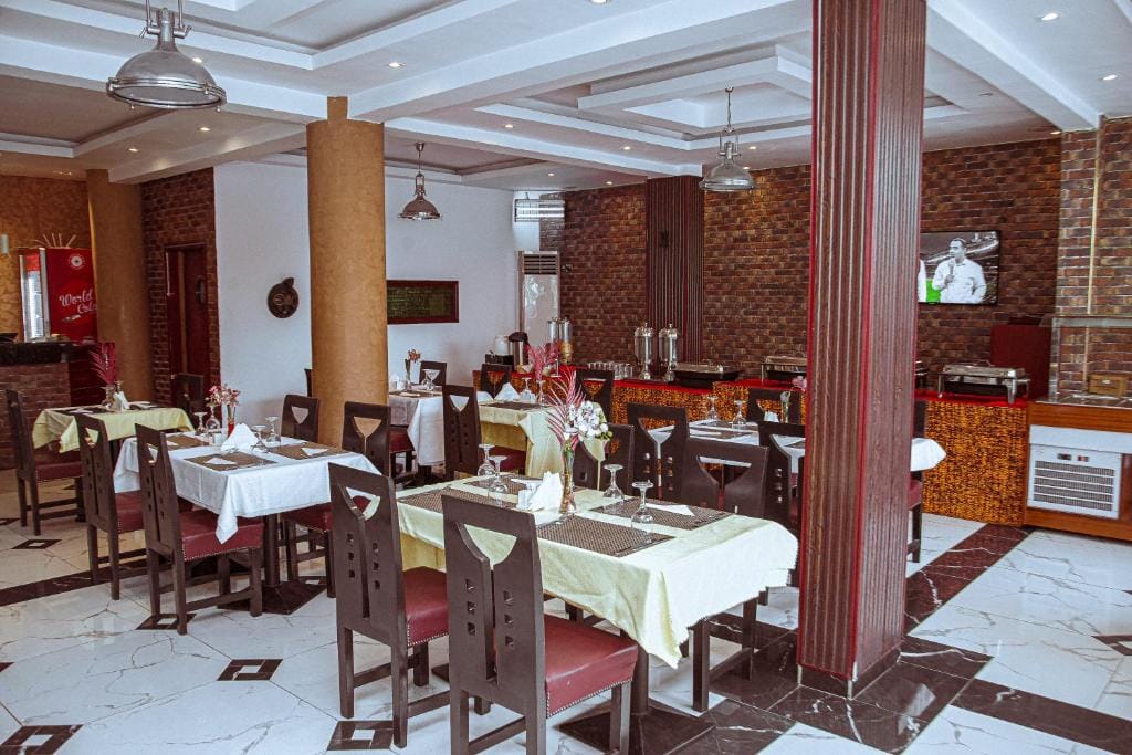 Capitole Hotel — 5