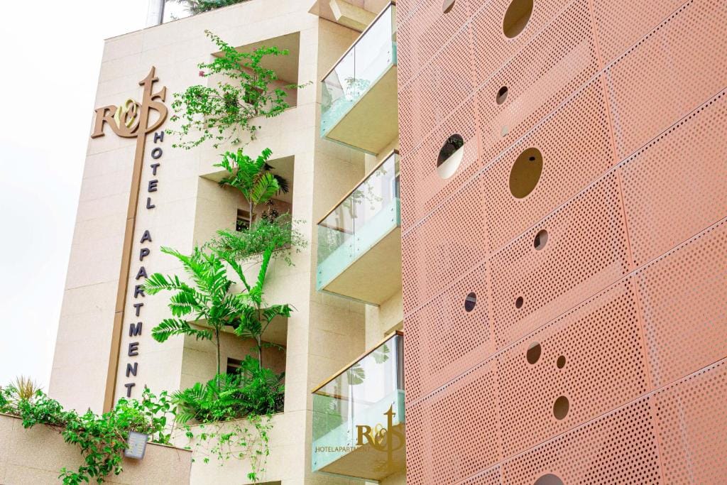 Roots Hotel Apartments Abidjan — 1
