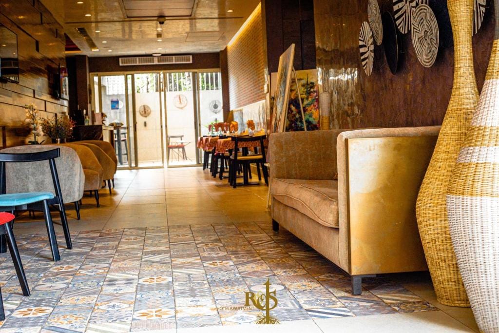Roots Hotel Apartments Abidjan — 5