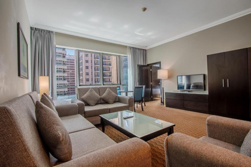 Al Manzel Hotel Apartments — 1