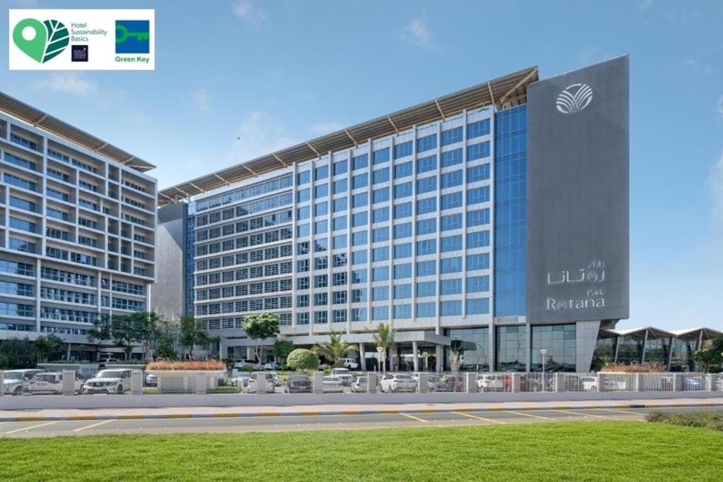 Park Rotana Abu Dhabi — 1
