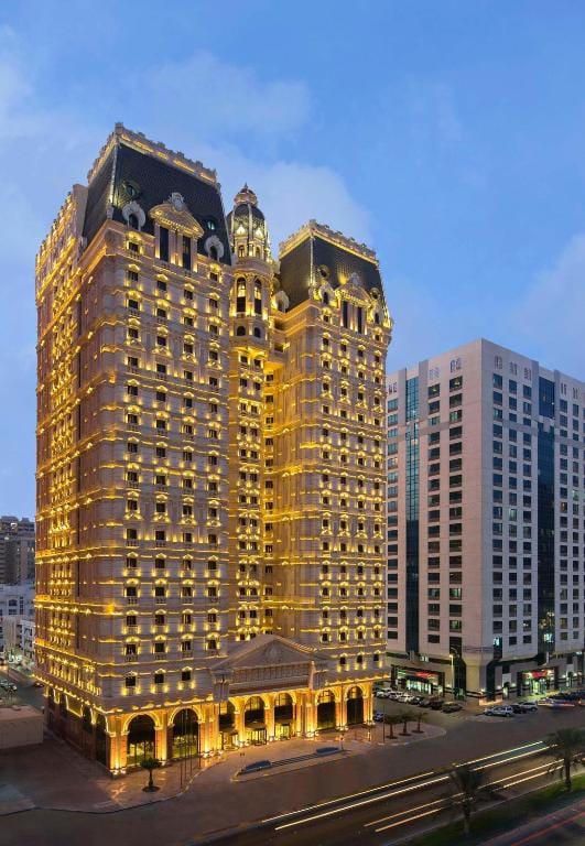 Royal Rose Hotel Abu Dhabi, Curio Collection by Hilton — 1