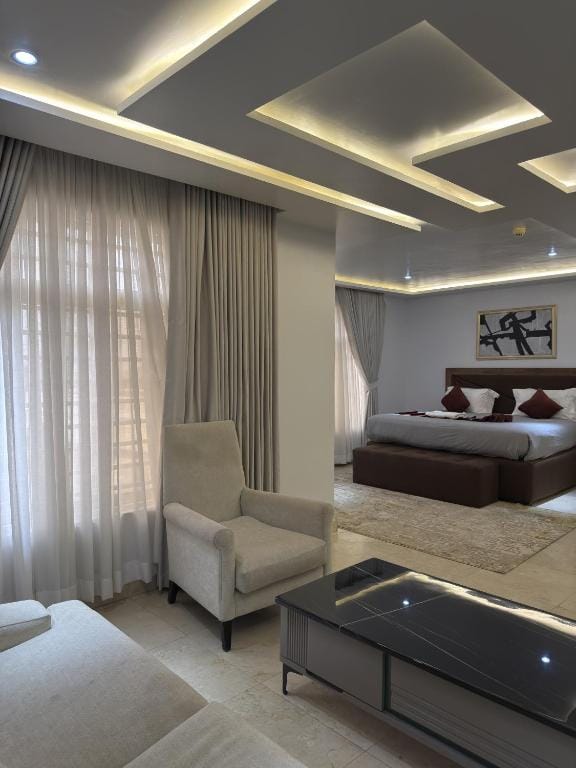 Glovis Suites — 1