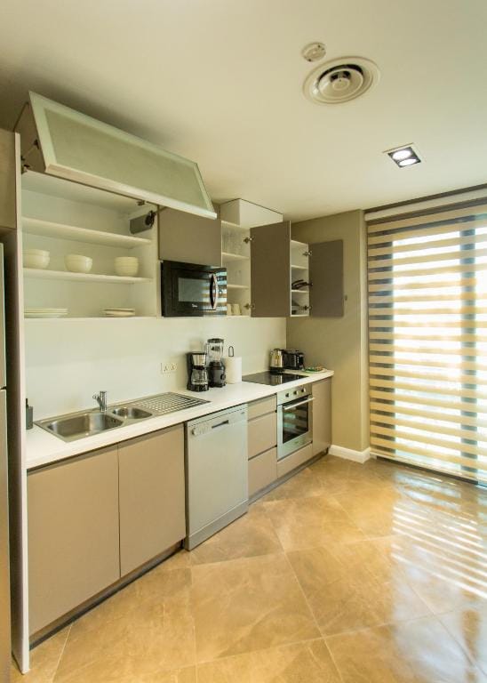 Accra Luxury Apartments @ Pearl — 4