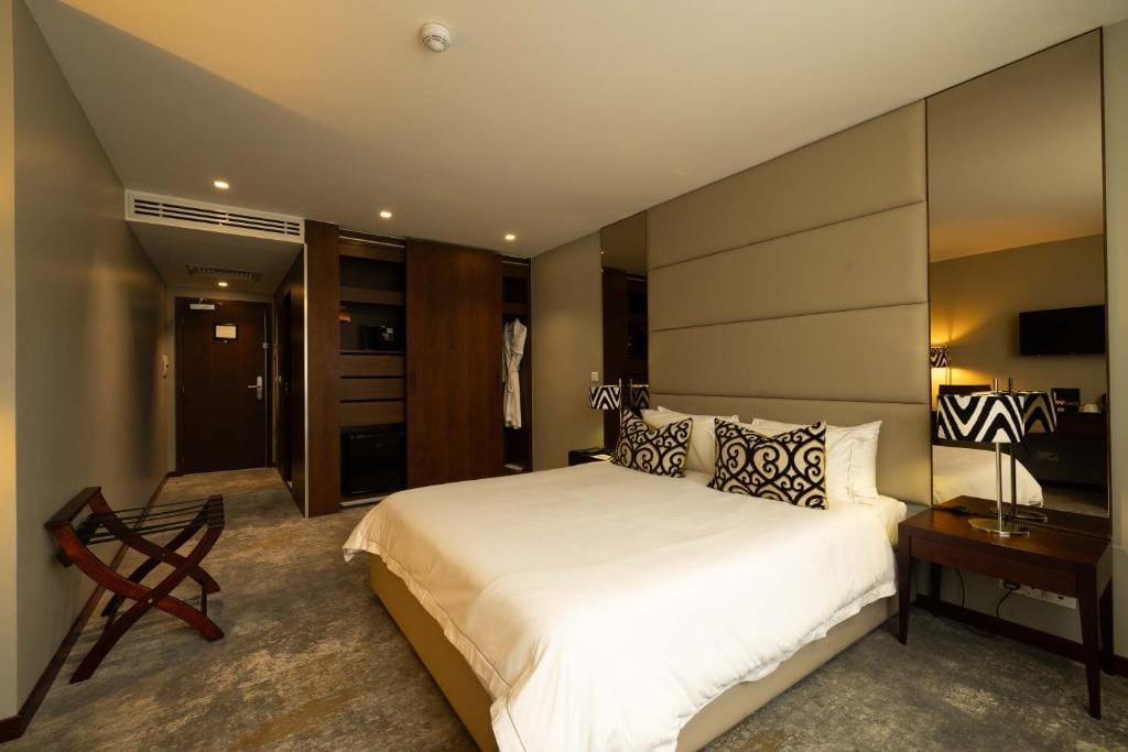Fiesta Residences Boutique Hotel and Serviced Apartments. — 2