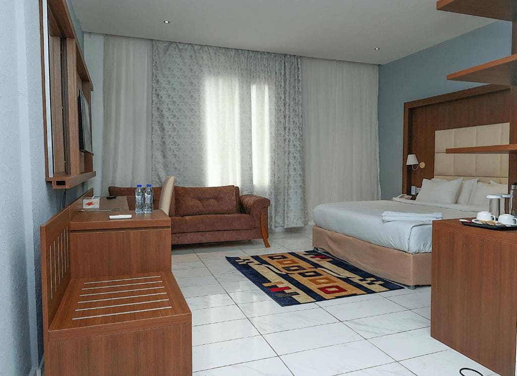 San Marino Hotel — 2