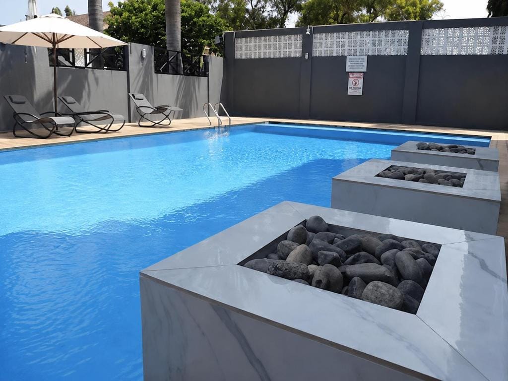 THE POOL LABONE — 4