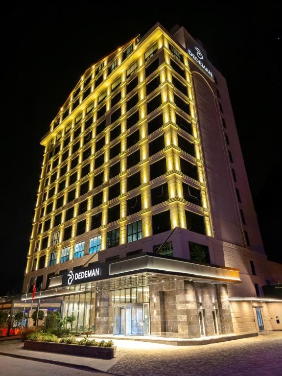 Dedeman Adana — 1