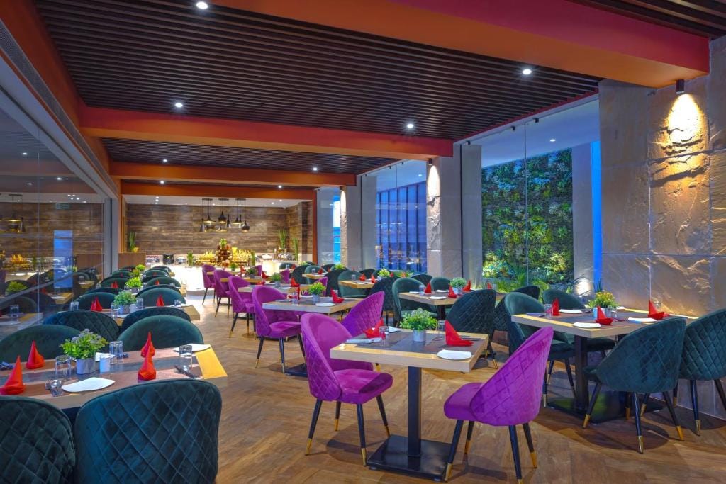 Royale Sarovar Portico Agra — 5
