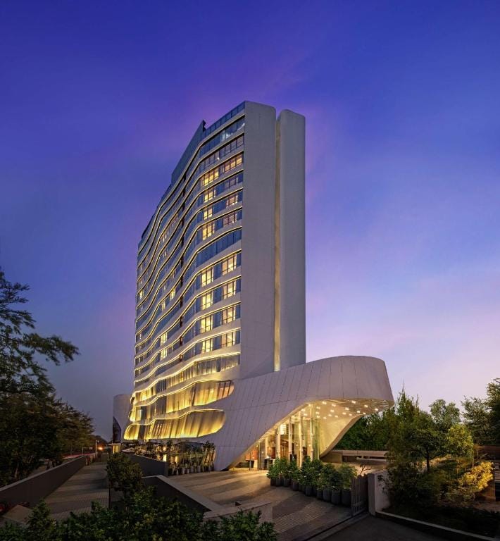 DoubleTree by Hilton Ahmedabad — 1