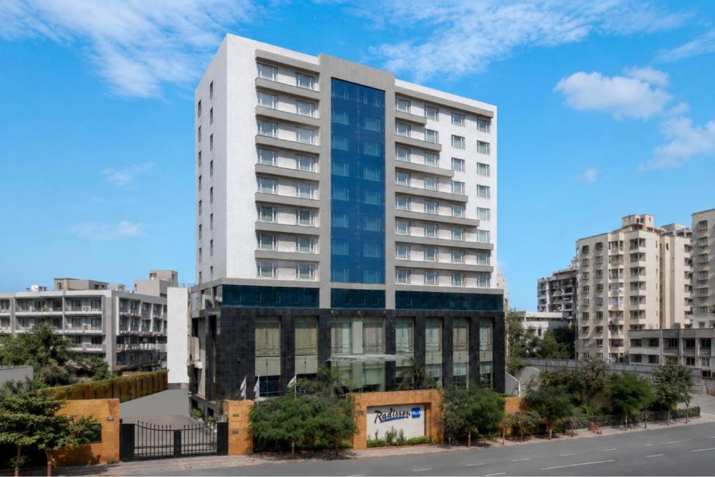 Radisson Blu Hotel Ahmedabad — 1
