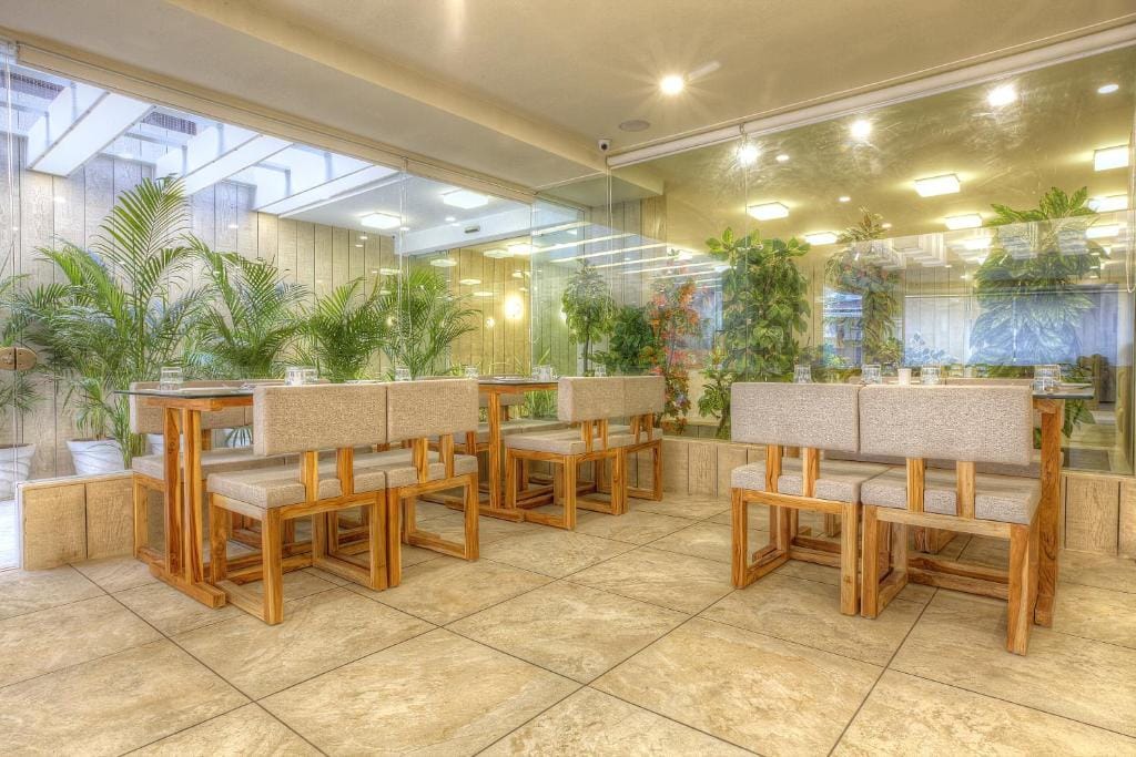 Scenaria Hotel - Navrangpura, Ahmedabad — 4