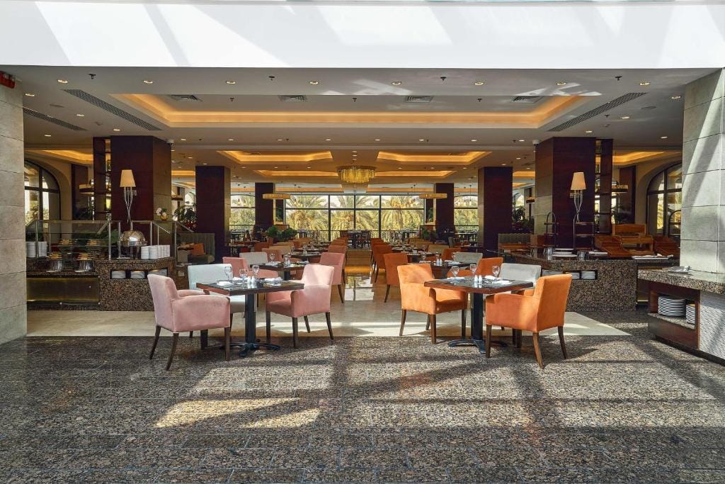Hilton Alexandria King's Ranch Hotel — 5
