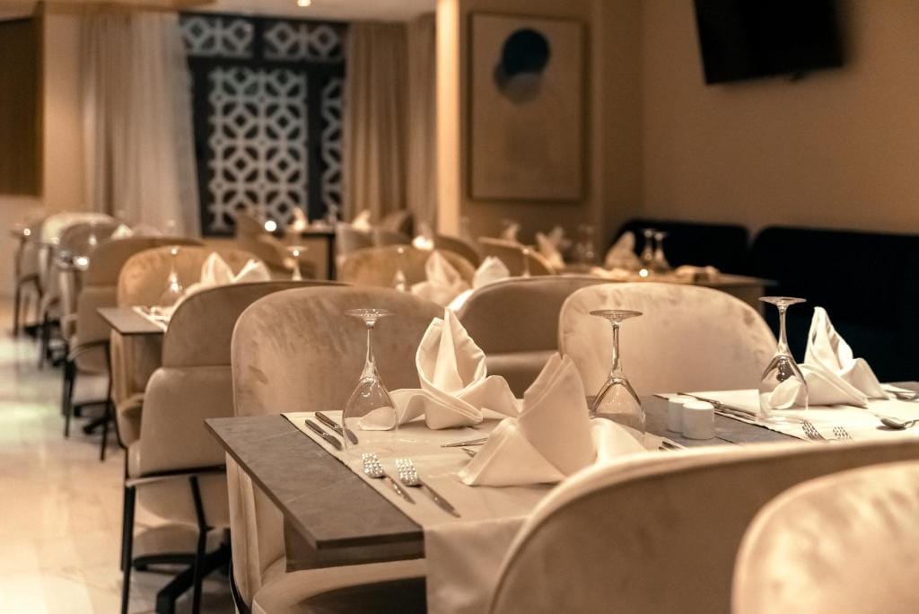 AD HOTEL HYDRA — 5