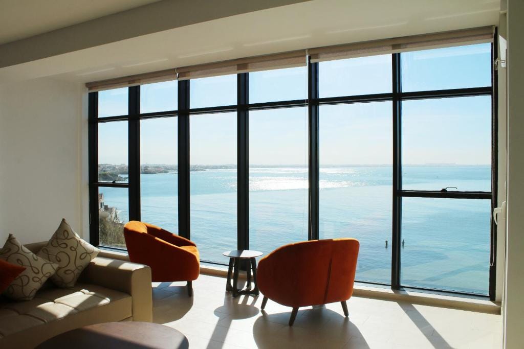 RESIDENCE TOURISTIQUE DU PORT — 1