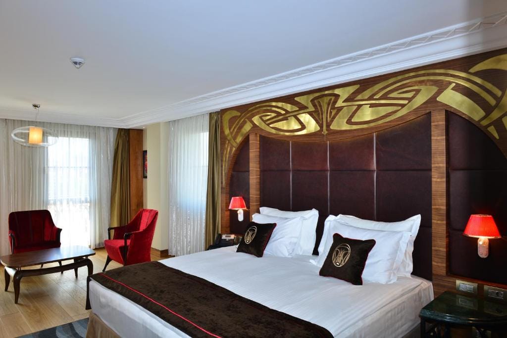 Warwick Ankara — 2