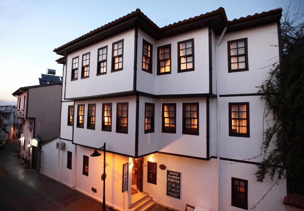White Garden Hotel-Adult Only — 1