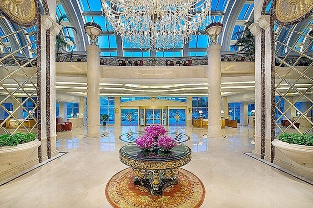 Celebrity International Grand Hotel — 1