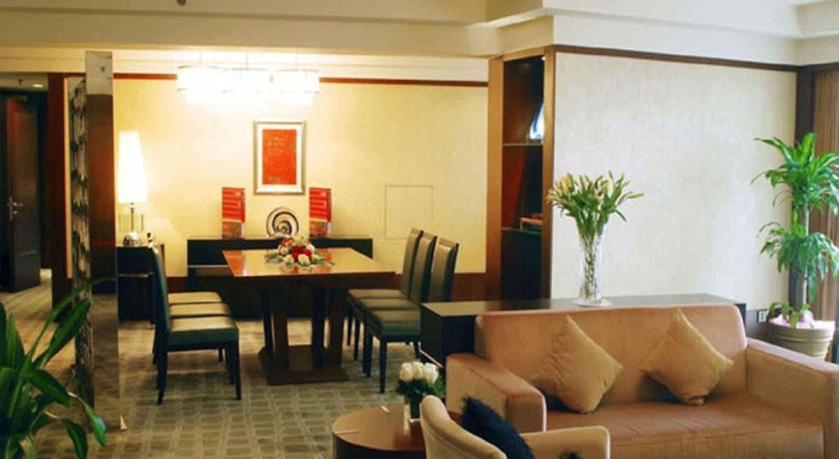 Kuntai Royal Hotel — 3