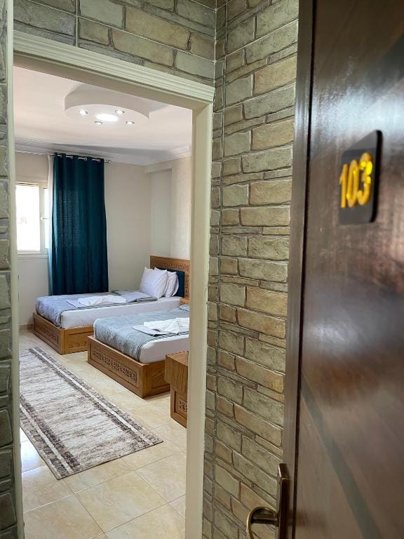 Pyramids Crypt Hotel — 5