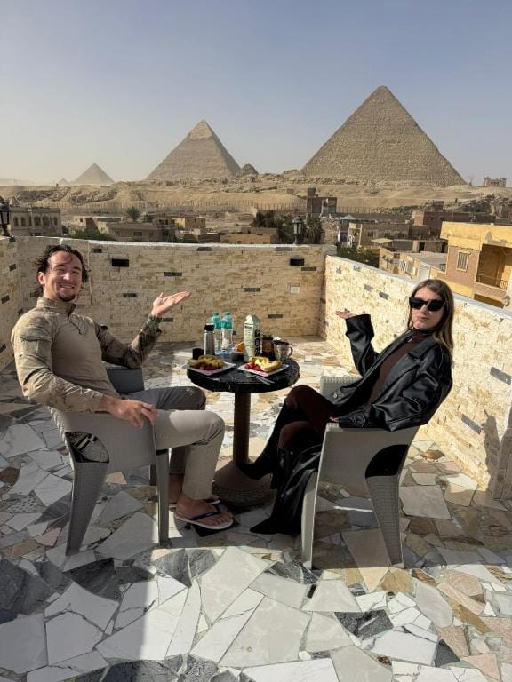 pyramids show inn — 5