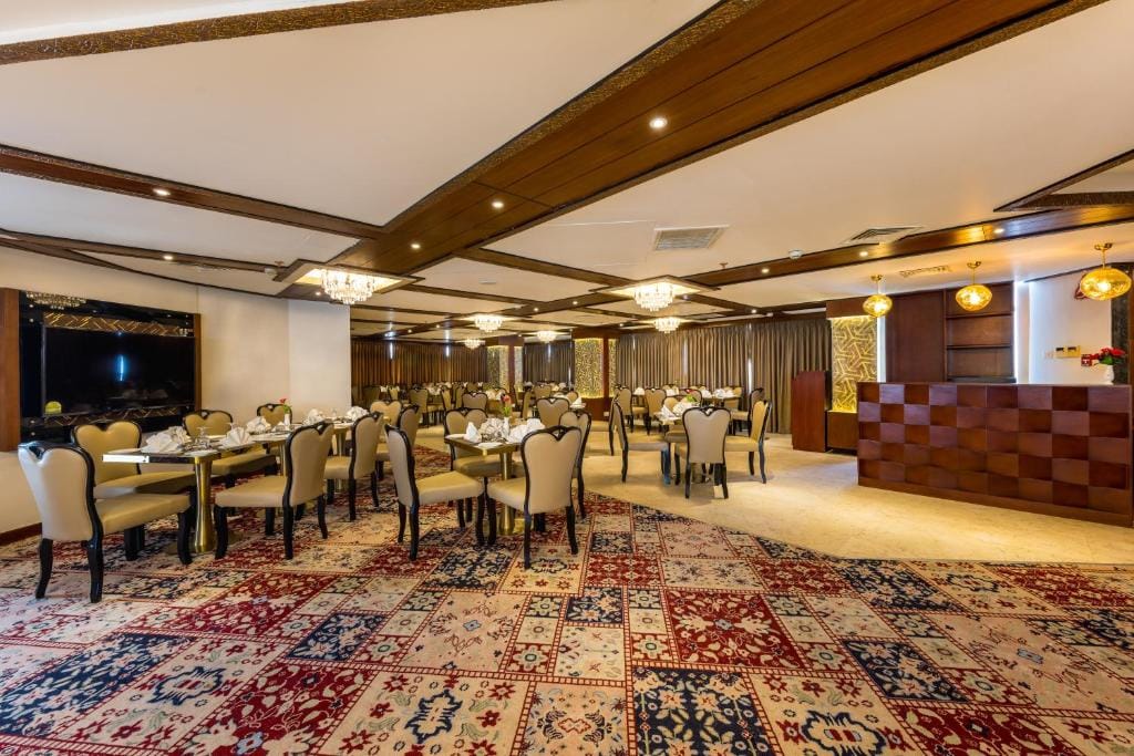 Grand Palace Hotel & Resort Dhaka — 4