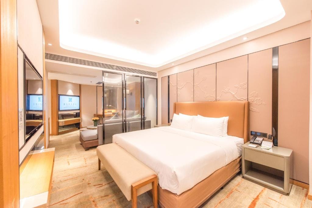 Rising Dragon International Hotel — 2