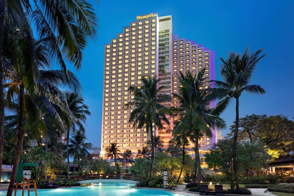 Shangri-La Jakarta — 3
