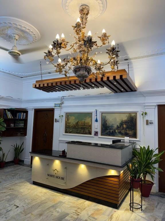 White House Karachi — 1