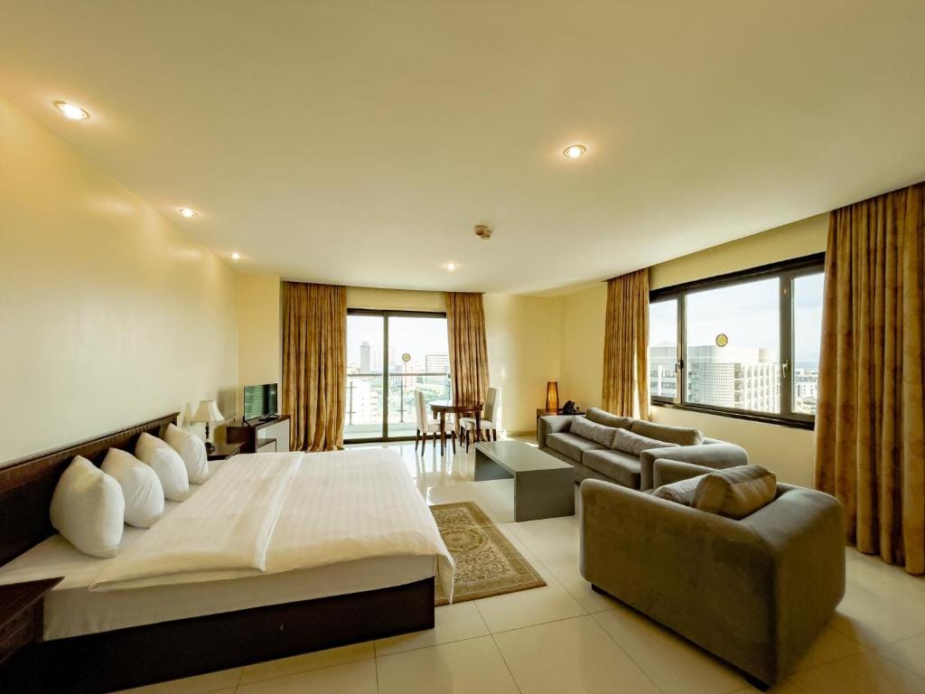 Black Diamond Hotel — 2