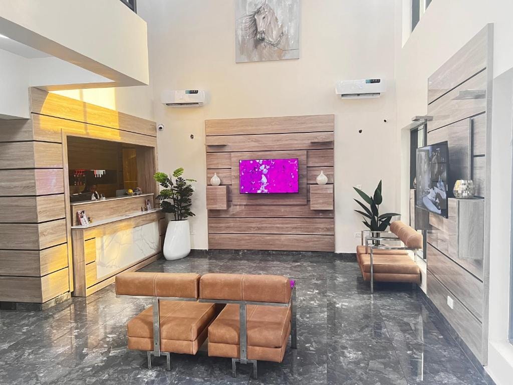 De Rigg Place Embassy — 1