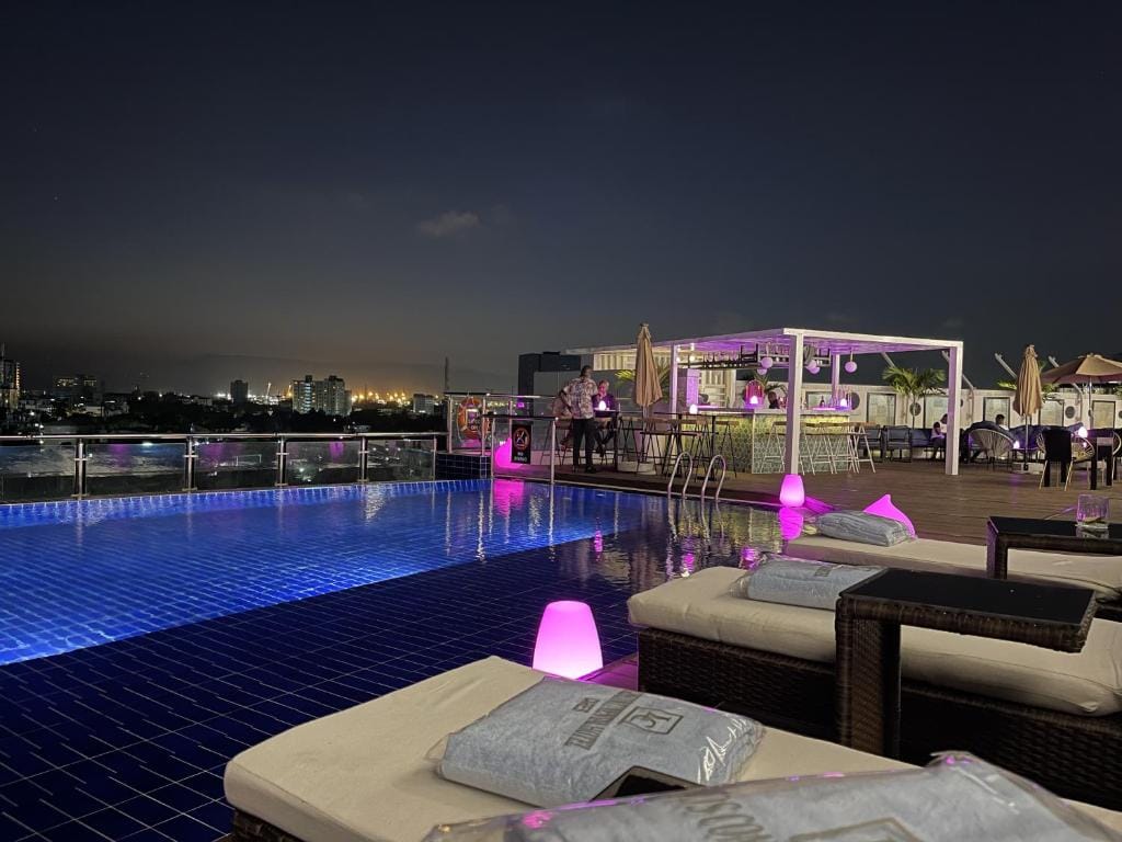 Lagos Continental Hotel — 3