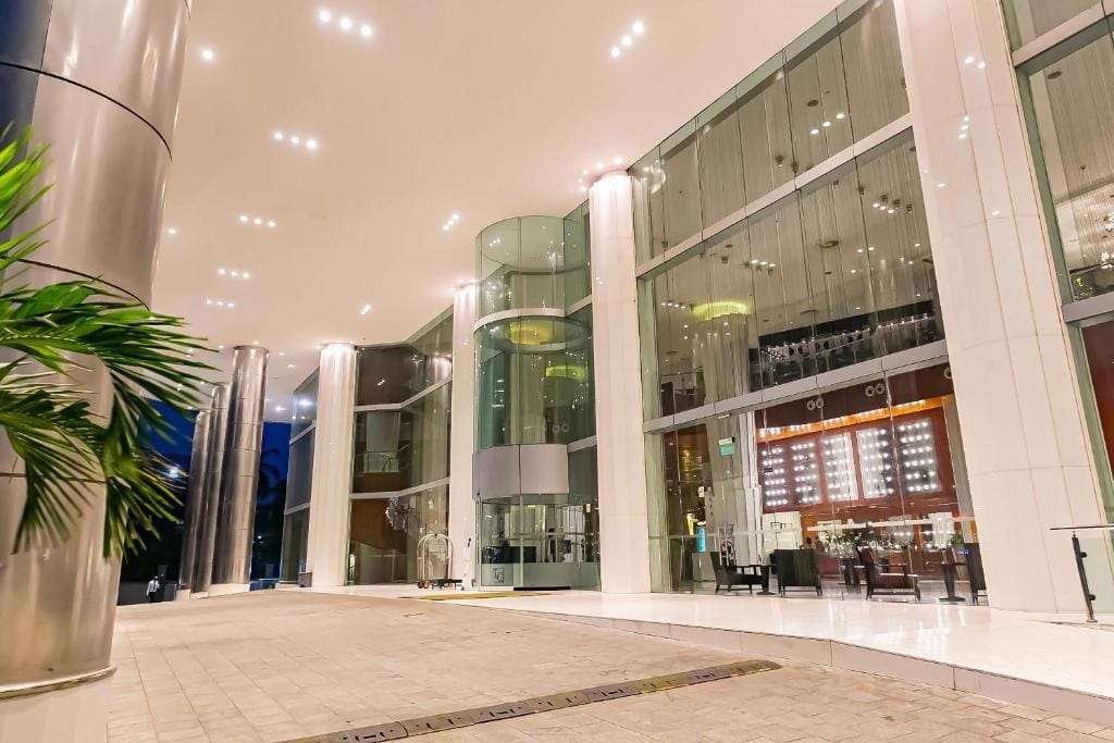 Lagos Continental Hotel — 5