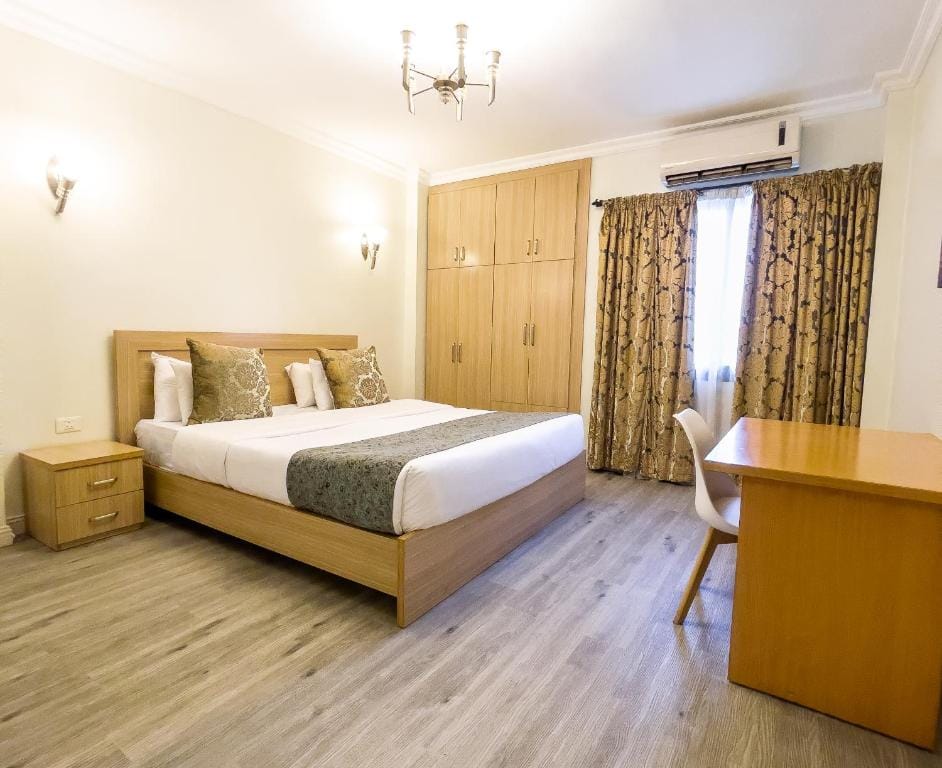 Maroko Bayshore Suites — 1