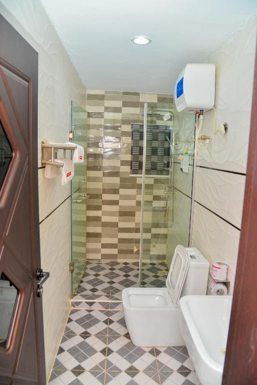 Triple Tee Luxury Hotel & Service Apartments Surulere — 3