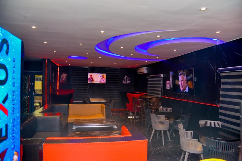 Triple Tee Luxury Hotel & Service Apartments Surulere — 5