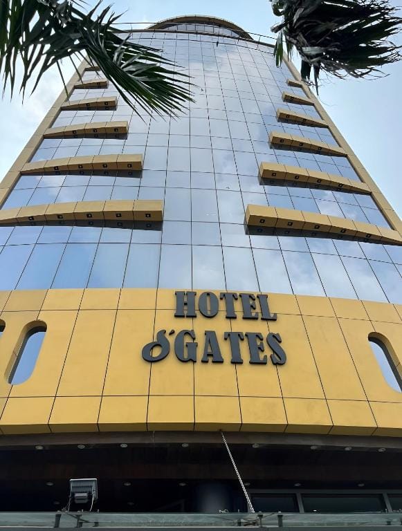 HOTEL dGATES — 1