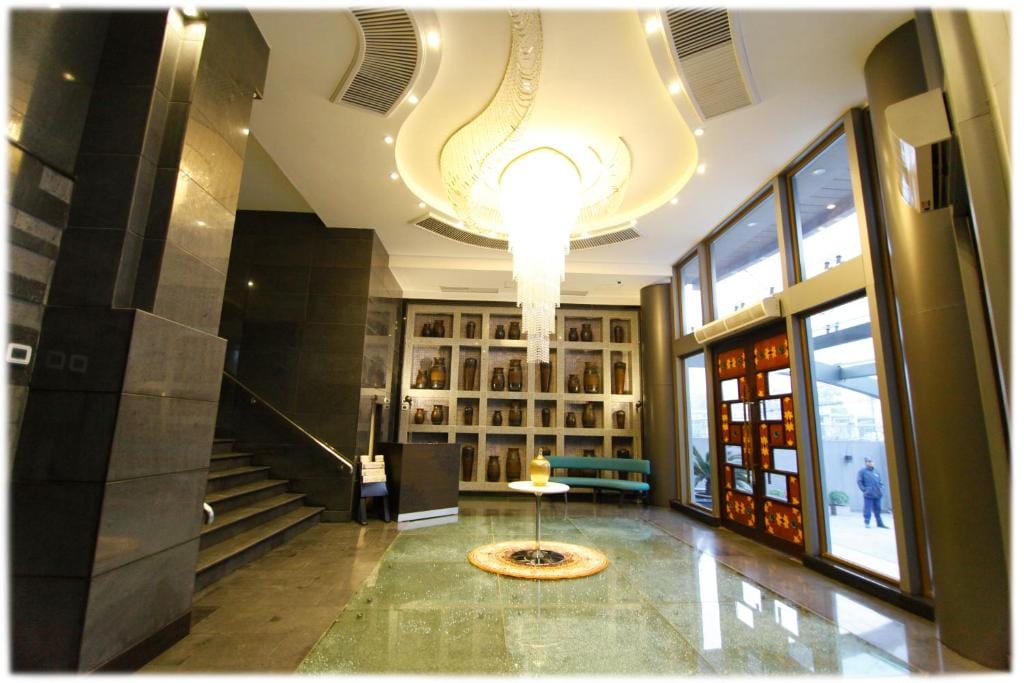 HOTEL dGATES — 5