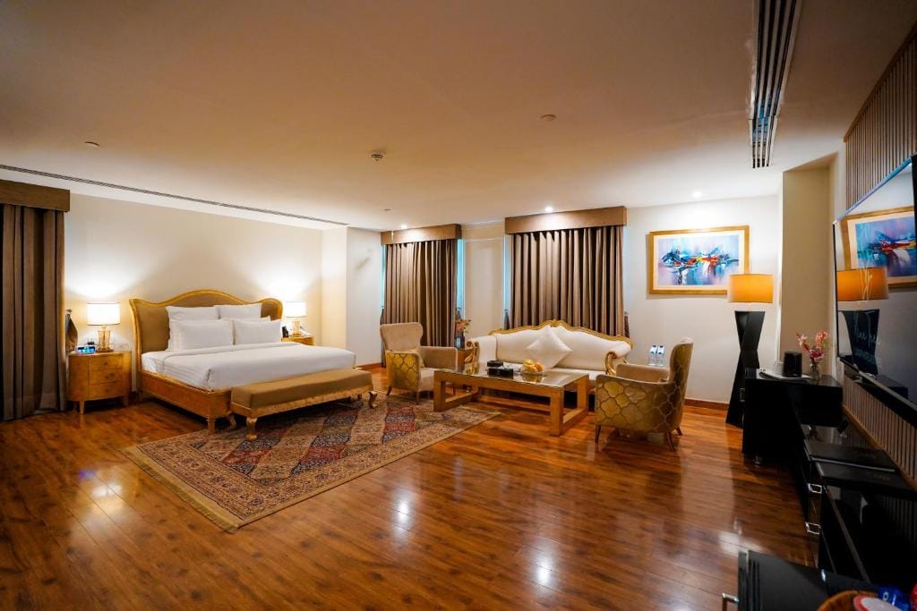 Nine Tree Luxury Hotel & Suites Lahore — 2