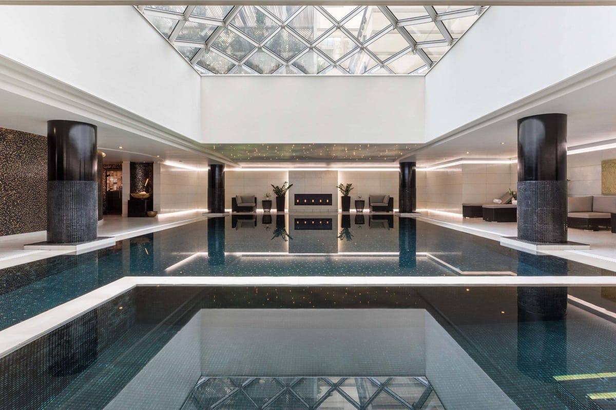 The Carlton, Moscow — 1