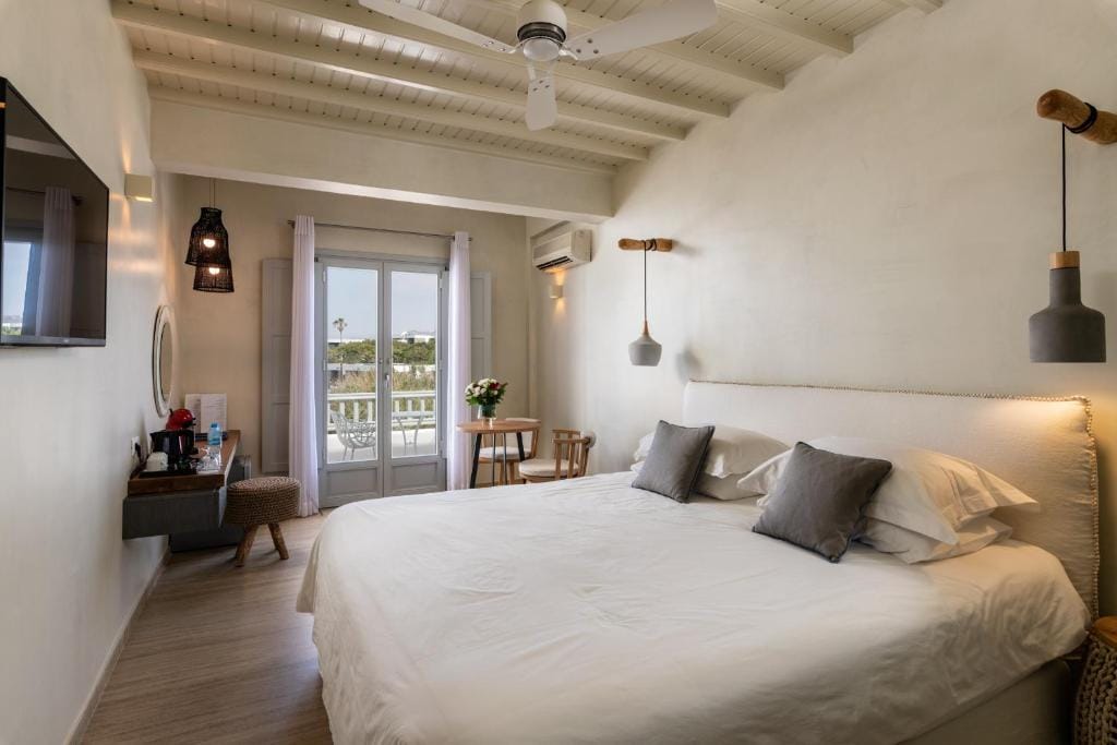 Poseidon Hotel Suites — 2