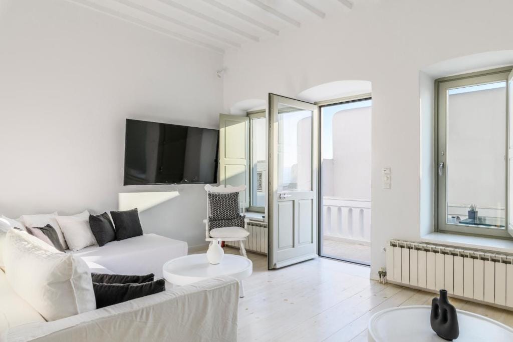 She Mykonos - The Residency — 4