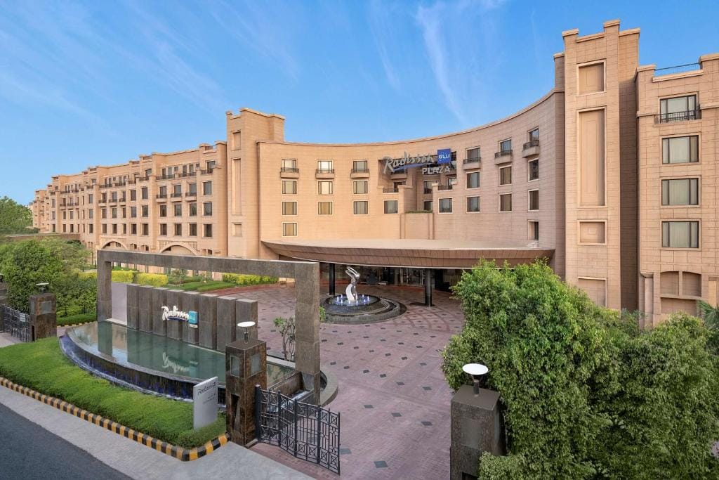 Radisson Blu Plaza Delhi Airport — 4