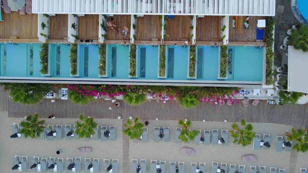 Mykonos Dove Beachfront Hotel — 1