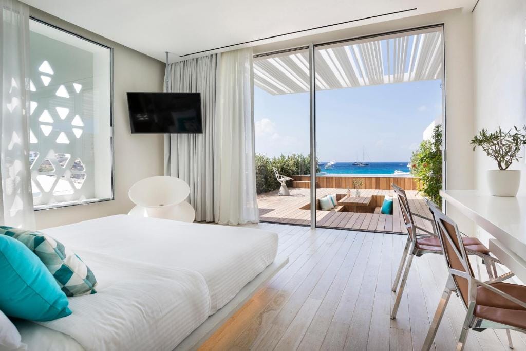 Mykonos Dove Beachfront Hotel — 3