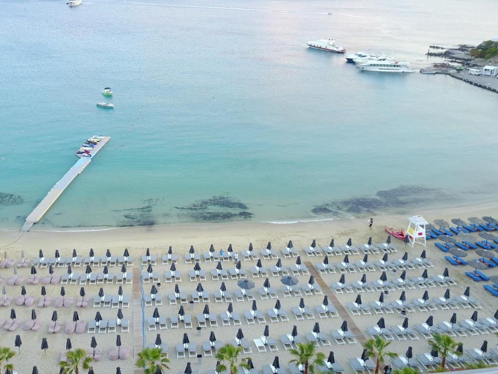 Mykonos Dove Beachfront Hotel — 5